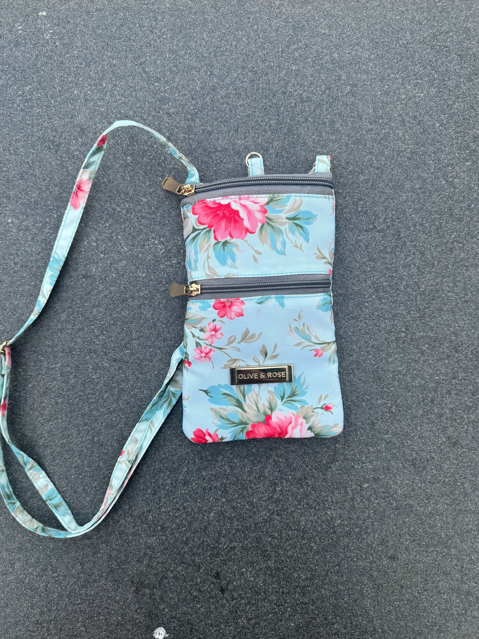 English blue Mobile Sling