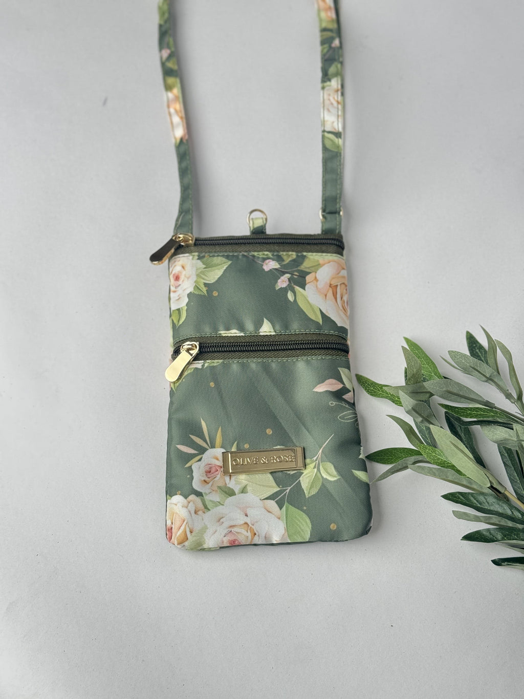 Roses by the field mobile sling